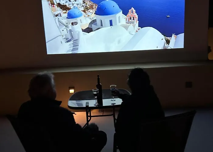 Love Nest With Hot Tub, Hammam & Outdoor Cinema